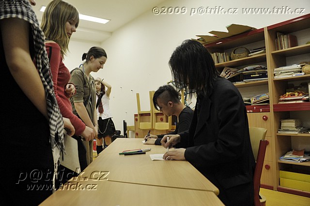 GOTHIKA autogrami�da