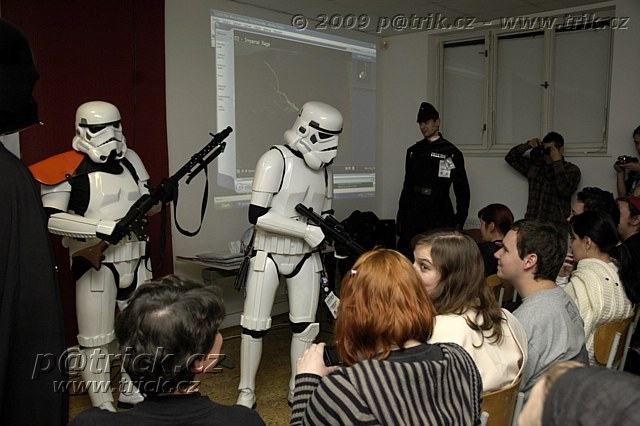 10 let Star Wars v �R
