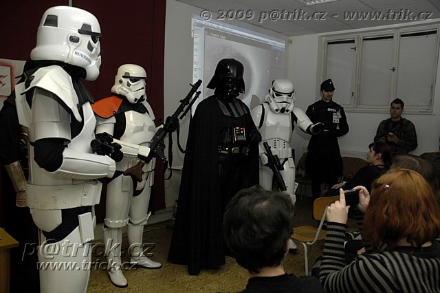 10 let Star Wars v �R