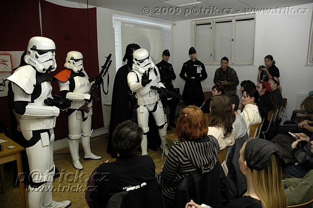 10 let Star Wars v �R