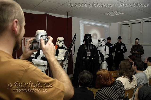 10 let Star Wars v �R