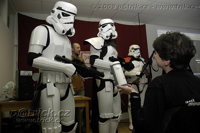 10 let Star Wars v �R