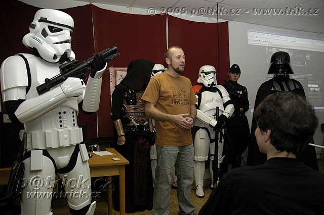10 let Star Wars v �R