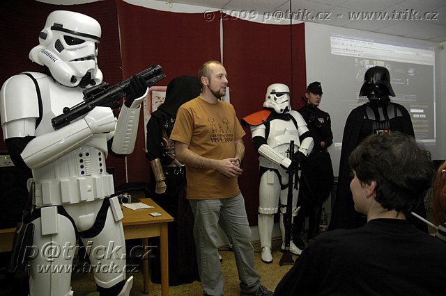10 let Star Wars v �R