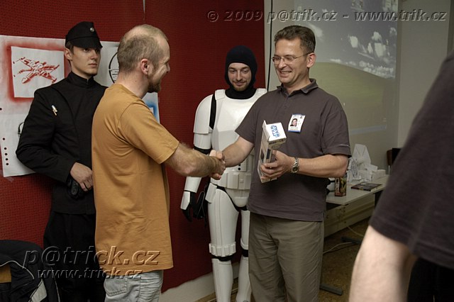 10 let Star Wars v �R