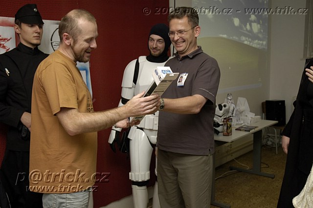 10 let Star Wars v �R